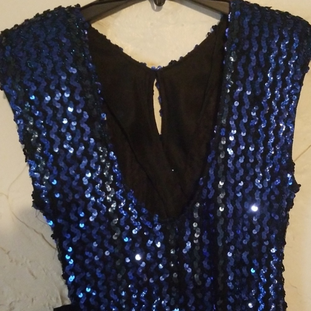 Dress - Picture 2 of 3